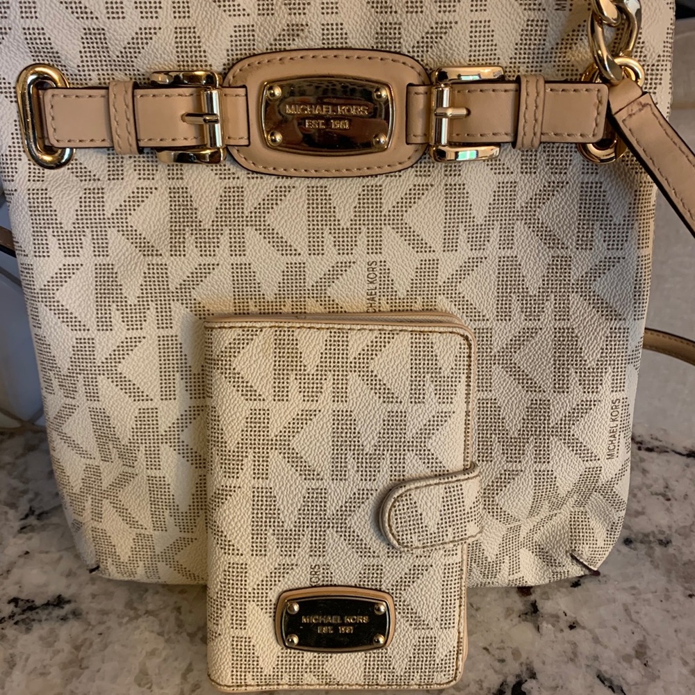 Michael Kors crossbody w/ wallet!!
